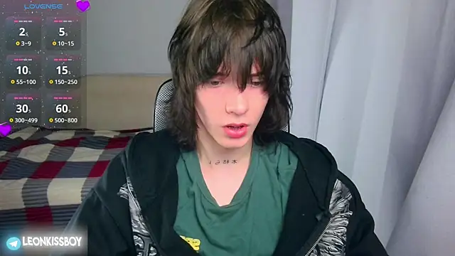 LeonBoykisser online show from July 2, 4:35 pm