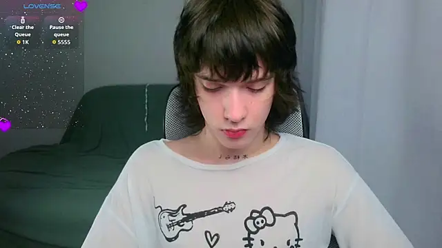 LeonBoykisser online show from July 7, 3:42 am
