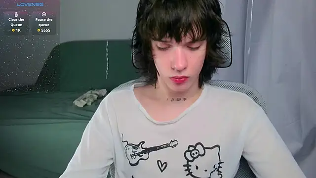 LeonBoykisser online show from July 7, 12:20 pm