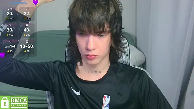 LeonBoykisser online show from August 7, 9:00 am