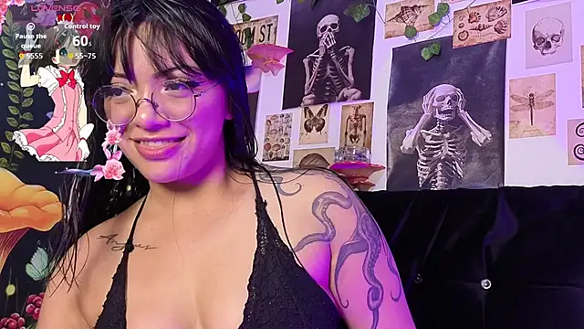 Snapshot of victoriia_thompson chatting on March 1, 8:11 pm victoriia thompson online show from March 1, 8:11 pm