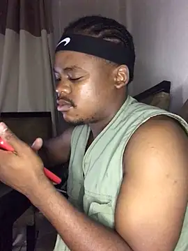 Snapshot of Sirbemine chatting on February 12, 7:42 pm Sirbemine online show from February 12, 7:42 pm