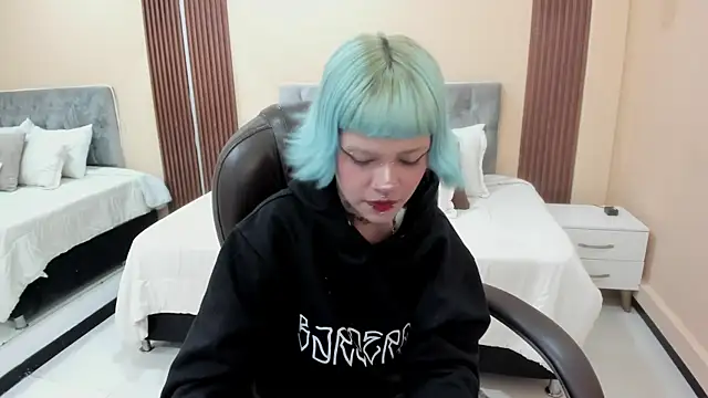 Snapshot of Bela_Craxkerr chatting on June 24, 12:48 pm Bela Craxkerr online show from June 24, 12:48 pm