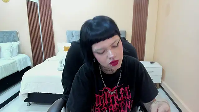 Snapshot of Bela_Craxkerr chatting on June 27, 12:22 pm Bela Craxkerr online show from June 27, 12:22 pm