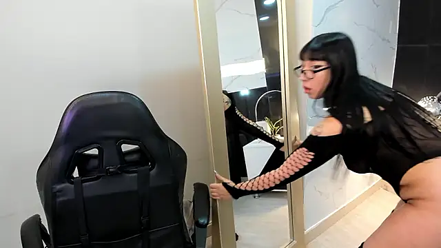 KomiCatt online show from March 9, 1:48 pm