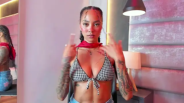 LizStorm  online show from April 27, 12:47 pm