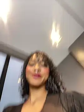 Snapshot of LizStorm_ chatting on June 8, 11:43 am LizStorm online show from June 8, 11:43 am