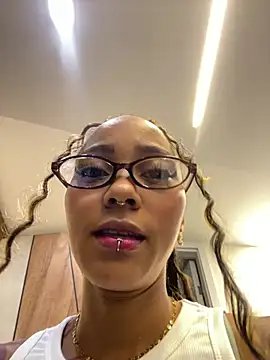Snapshot of LizStorm_ chatting on June 24, 12:04 pm LizStorm online show from June 24, 12:04 pm