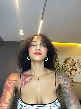 Snapshot of LizStorm_ chatting on July 16, 11:49 am LizStorm online show from July 16, 11:49 am