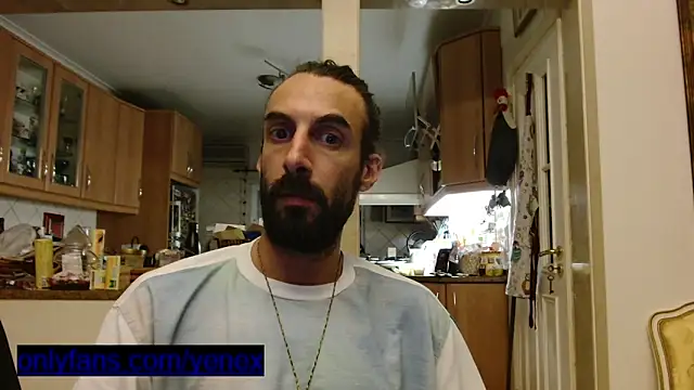 Snapshot of aircum99 chatting on June 15, 8:33 pm aircum99 online show from June 15, 8:33 pm