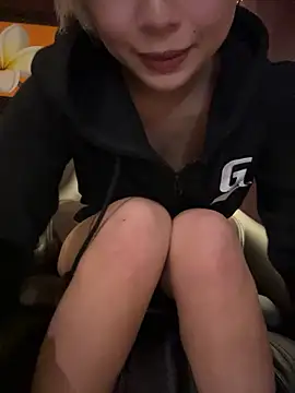 Snapshot of BADBITCHISAKI chatting on March 11, 2:23 pm BADBITCHISAKI online show from March 11, 2:23 pm