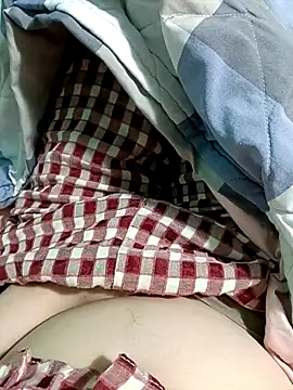 lylinhjim online show from February 3, 1:26 am