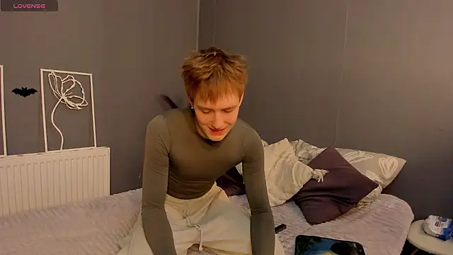 Snapshot of Kai_Milller chatting on March 20, 7:52 pm Kai Milller online show from March 20, 7:52 pm