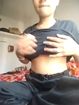 Snapshot of knightqueen12 chatting on February 6, 4:39 am knightqueen12 online show from February 6, 4:39 am