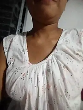 Snapshot of knightqueen12 chatting on February 17, 1:40 pm knightqueen12 online show from February 17, 1:40 pm