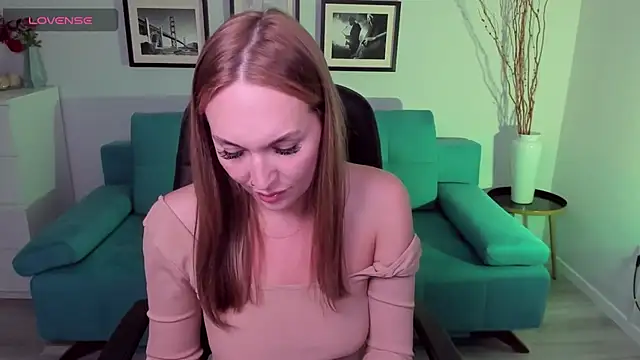 Snapshot of EvieMagical chatting on March 12, 6:19 am EvieMagical online show from March 12, 6:19 am