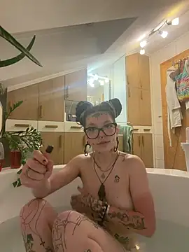 Snapshot of demonLamia chatting on May 13, 7:55 pm demonLamia online show from May 13, 7:55 pm
