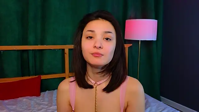 Snapshot of BarbaraGreen chatting on February 11, 7:02 am BarbaraGreen online show from February 11, 7:02 am