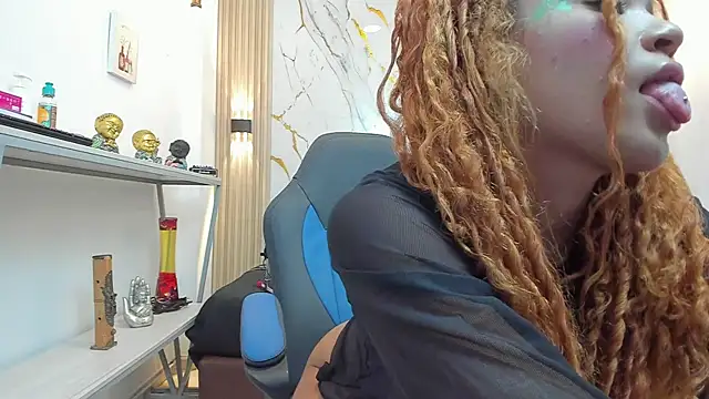 Zoey Taylor07 online show from March 14, 12:21 pm