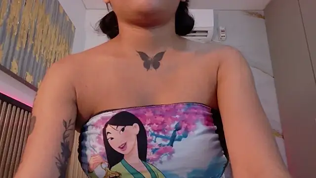 Scarlet Vixen  online show from March 1, 2:46 am