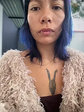 Snapshot of Namii_cute chatting on February 6, 11:35 am Namii cute online show from February 6, 11:35 am