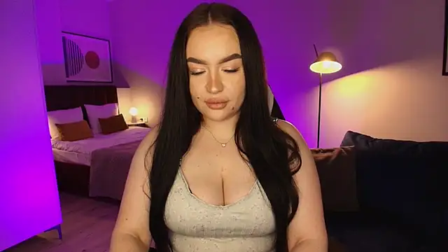 tinafox  online show from February 19, 8:10 am