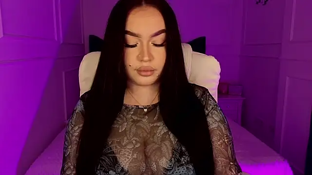 tinafox  online show from March 13, 8:10 am