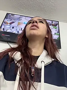 elodie rouge online show from May 1, 11:37 am