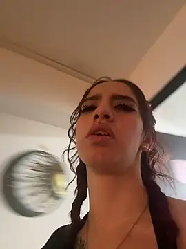 elodie rouge online show from June 20, 11:46 am