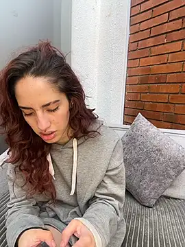 elodie rouge online show from July 9, 12:31 pm