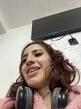 elodie rouge online show from July 10, 12:41 pm