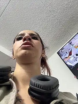 elodie rouge online show from July 16, 12:33 pm