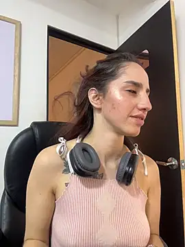 elodie rouge online show from July 28, 4:39 pm