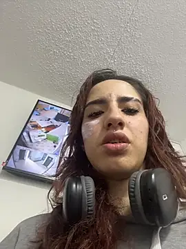 elodie rouge online show from July 30, 2:27 pm