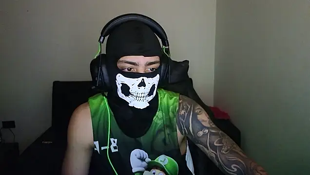 Snapshot of cash_master888 chatting on January 18, 11:14 am cash master888 online show from January 18, 11:14 am