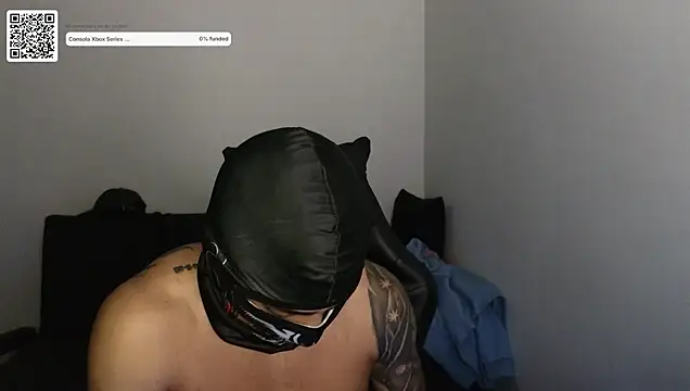 Snapshot of cash_master888 chatting on February 2, 12:20 am cash master888 online show from February 2, 12:20 am