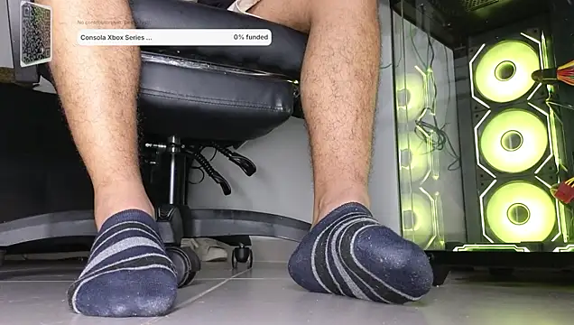 Snapshot of cash_master888 chatting on February 6, 9:34 am cash master888 online show from February 6, 9:34 am