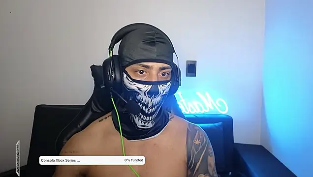 Snapshot of cash_master888 chatting on February 18, 10:11 am cash master888 online show from February 18, 10:11 am