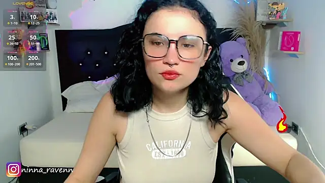 Snapshot of AriaDark chatting on May 7, 10:04 pm AriaDark online show from May 7, 10:04 pm