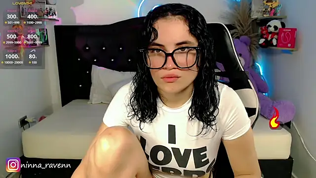 Snapshot of AriaDark chatting on May 11, 9:12 pm AriaDark online show from May 11, 9:12 pm