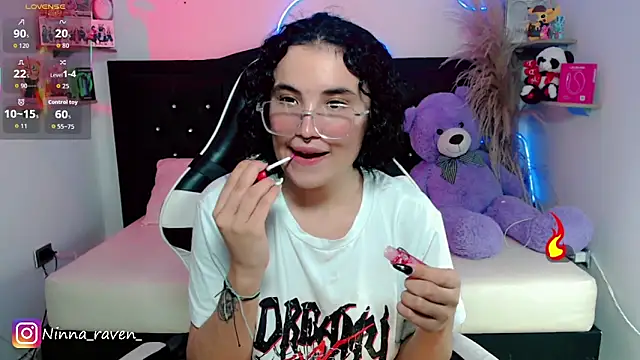 Snapshot of AriaDark chatting on May 19, 1:56 am AriaDark online show from May 19, 1:56 am