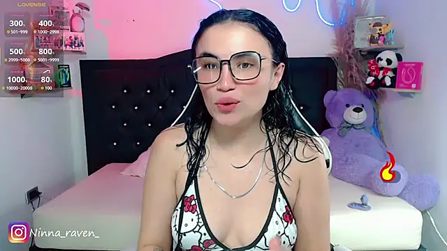 Snapshot of AriaDark chatting on May 24, 10:04 pm AriaDark online show from May 24, 10:04 pm