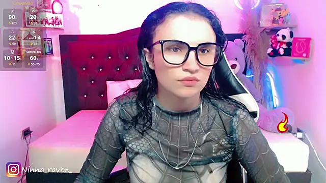 Snapshot of AriaDark chatting on May 25, 9:10 pm AriaDark online show from May 25, 9:10 pm