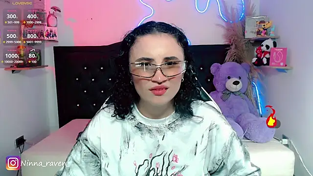 Snapshot of AriaDark chatting on May 29, 9:02 pm AriaDark online show from May 29, 9:02 pm