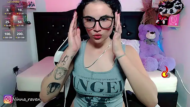 Snapshot of AriaDark chatting on June 20, 12:03 am AriaDark online show from June 20, 12:03 am
