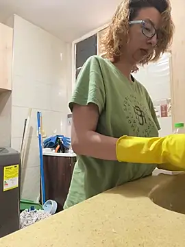 Snapshot of RavenEllieUniverse chatting on February 12, 9:54 pm RavenEllieUniverse online show from February 12, 9:54 pm