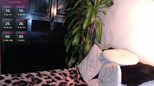 Snapshot of Mia_Volkova_ chatting on May 26, 3:08 pm Mia Volkova online show from May 26, 3:08 pm