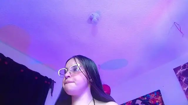 Snapshot of valeri_sotoo chatting on May 21, 1:40 pm valeri sotoo online show from May 21, 1:40 pm