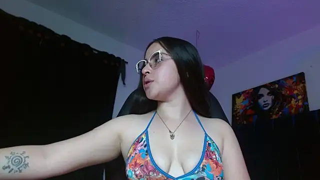 Snapshot of valeri_sotoo chatting on June 1, 1:24 pm valeri sotoo online show from June 1, 1:24 pm