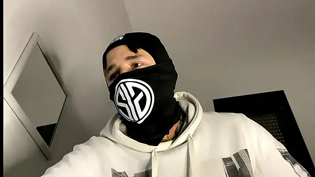 COLOMBIAN20CM online show from March 6, 1:29 pm